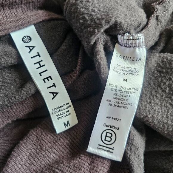 Athleta womens Sz M gray long sleeve Active light sweatshirt - Picture 6 of 6
